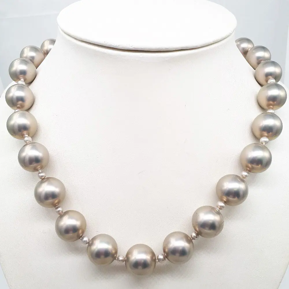 pearl necklace South Africa