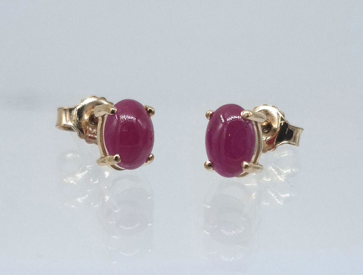 Flair Yellow Gold Ruby Cabochon Studs