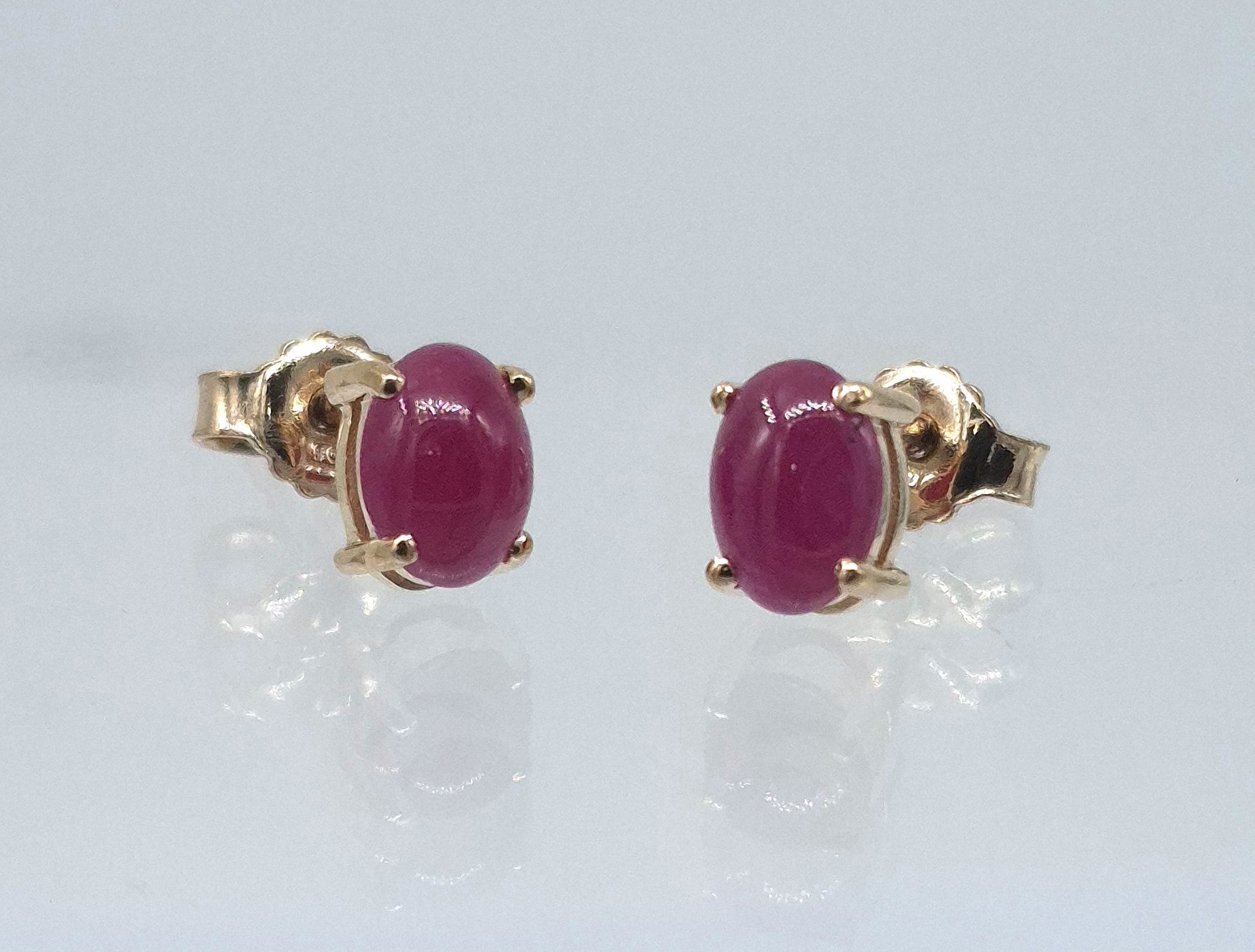 Flair Yellow Gold Ruby Cabochon Studs