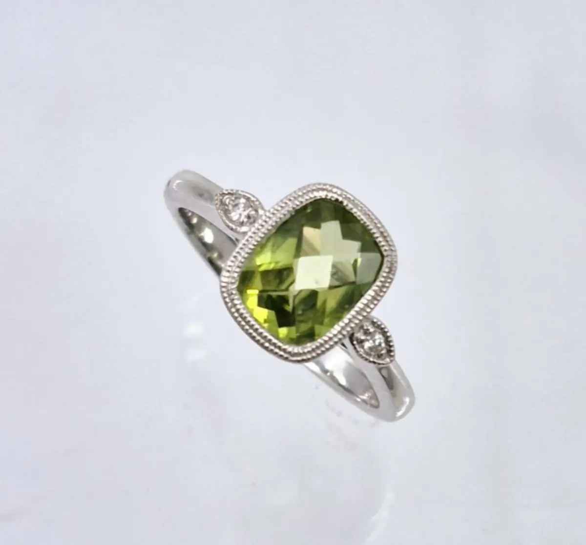 Candice - White Gold Peridot - Ring