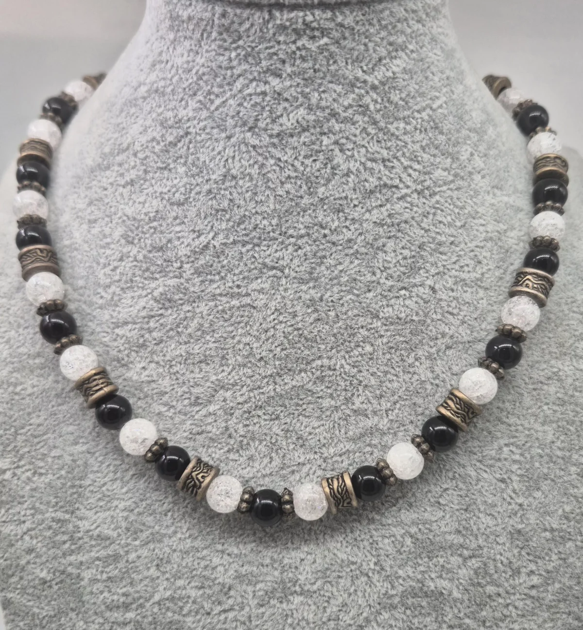 Harty - Onyx & Crystal Gemstone - Necklace