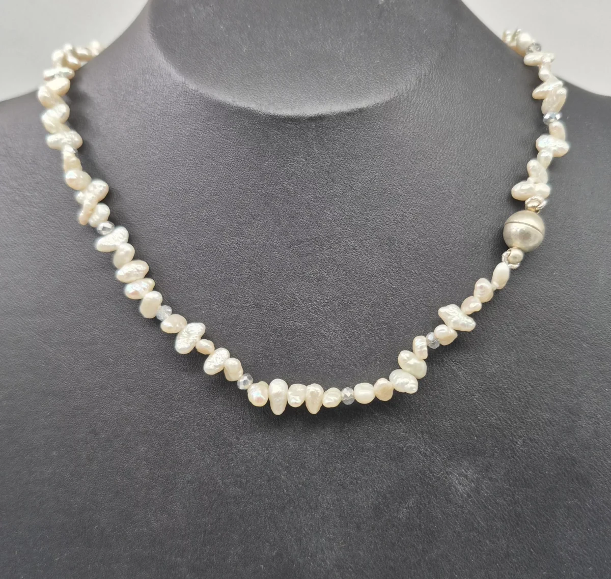 Pendas - Freshwater Pearl - Necklace