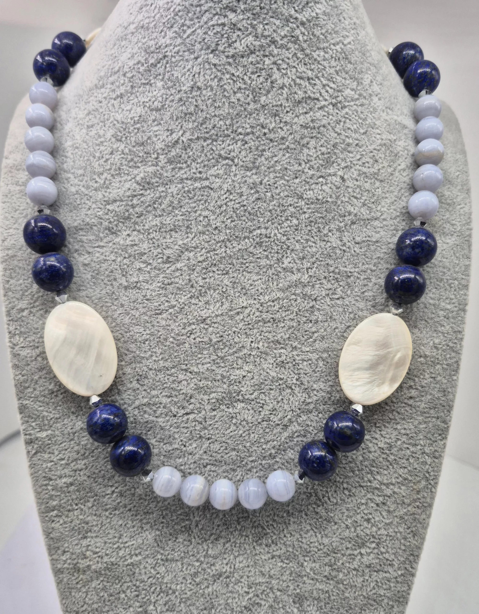 rotating gemstone macro crystalline structure