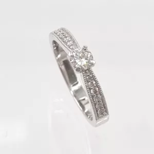 solitaire-rings