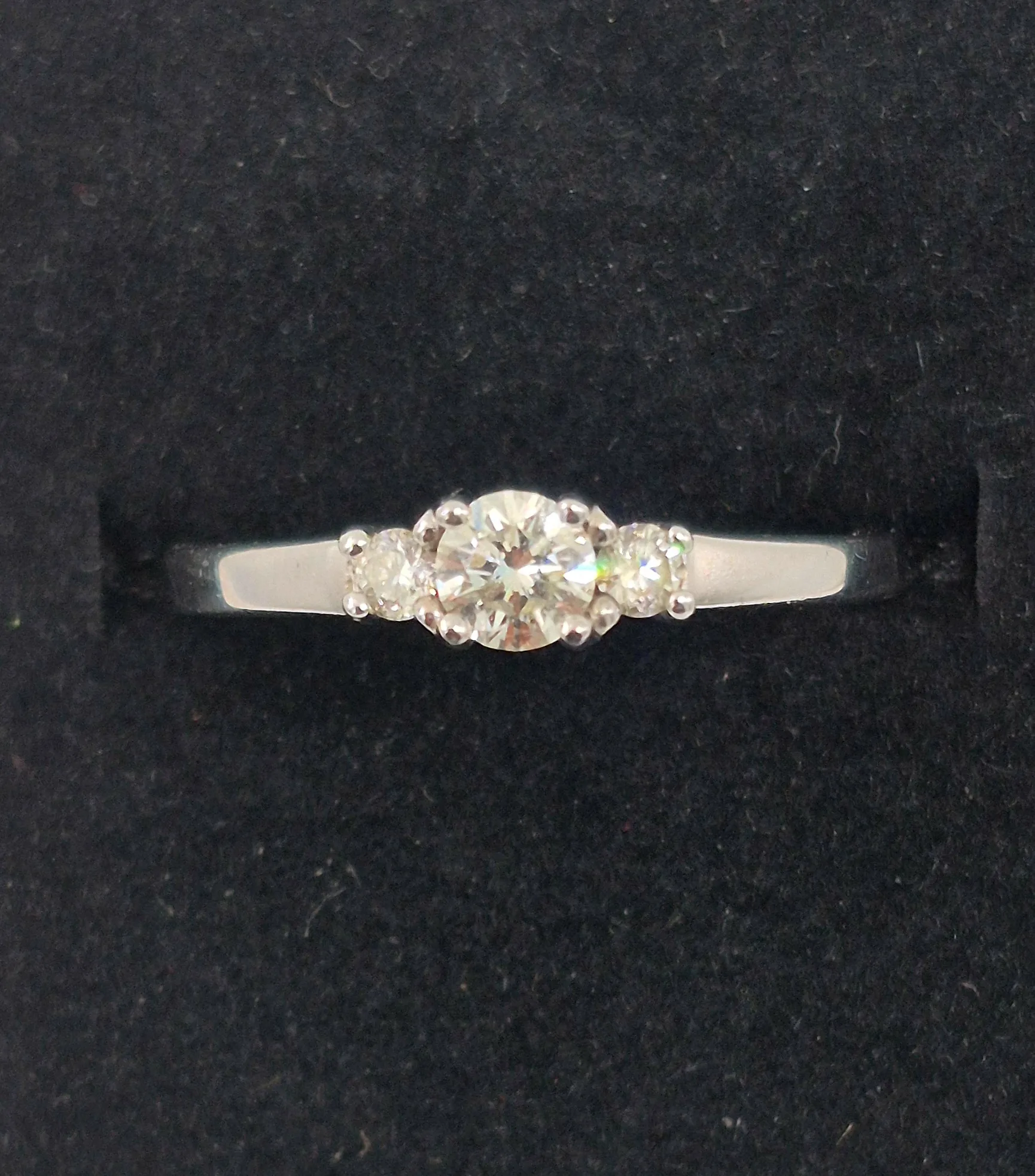 Anke white gold diamond engagement ring fit chart