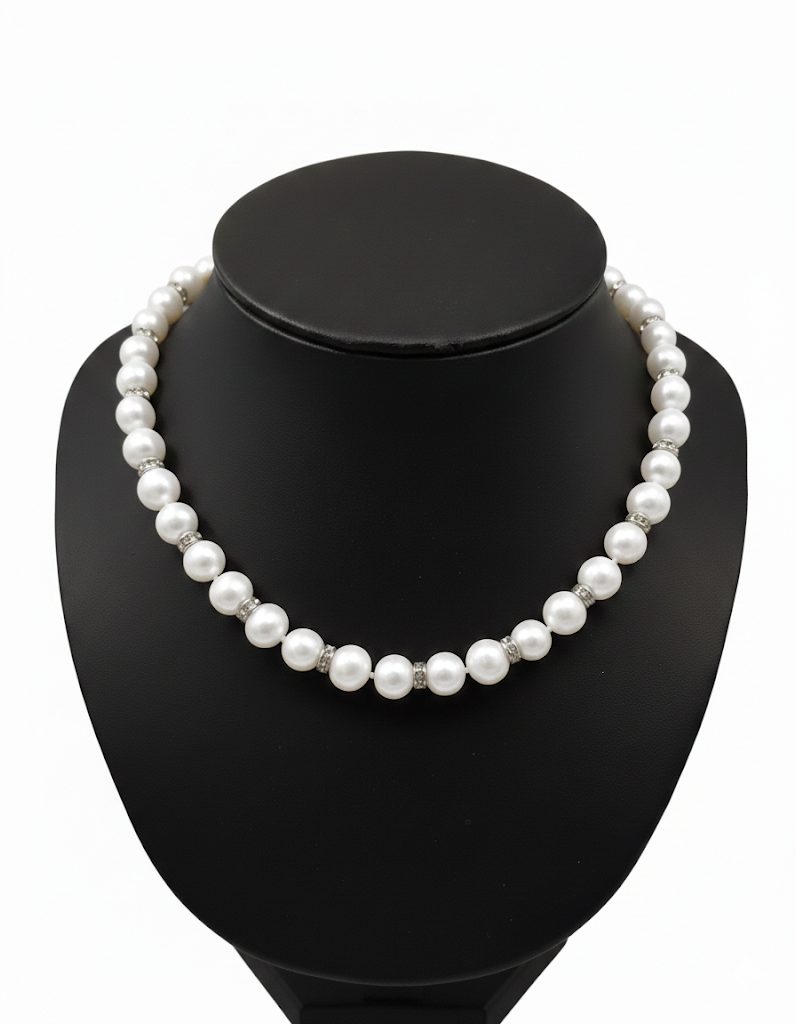 Palin Freshwater Pearl necklace Freshwater Pearl of white colour with crystal spacers and magnetic clasp