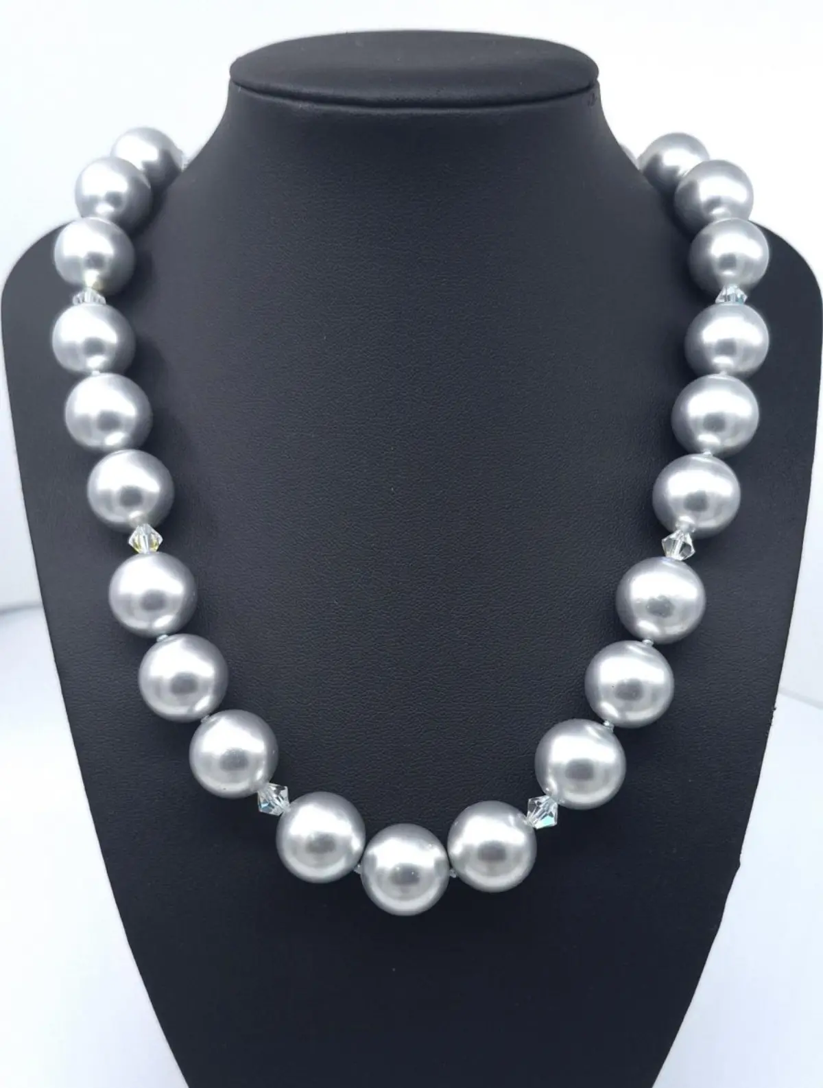 Porsha - Shell Pearls - Necklace