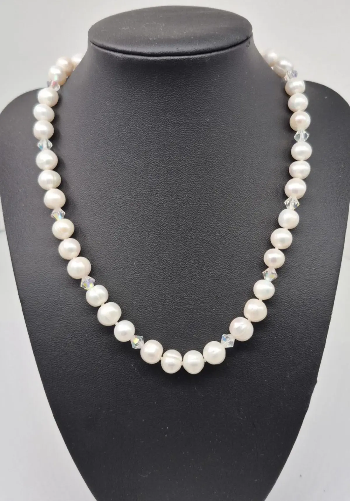 Poppy - Freshwater Pearls - Necklace