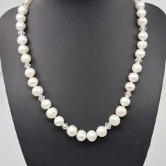 Poppy White Freshwater Pearls Poppy - Freshwater Pearls - Necklace