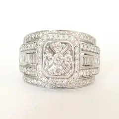 18ct. White Gold nautical ladies cluster ring of a total of 3.5ct diamonds.